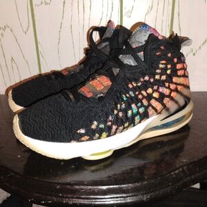 Nike LeBron 17 James Gang